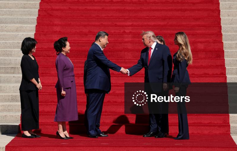 China e EUA concordam em dialogar sobre IA e reduzir tarifas sobre US$30 bilhões em mercadorias durante visita de Xi