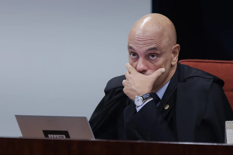 Advogados voltam a pedir afastamento e prisão de Moraes e citam contrato de R$ 131 milhões com o Master