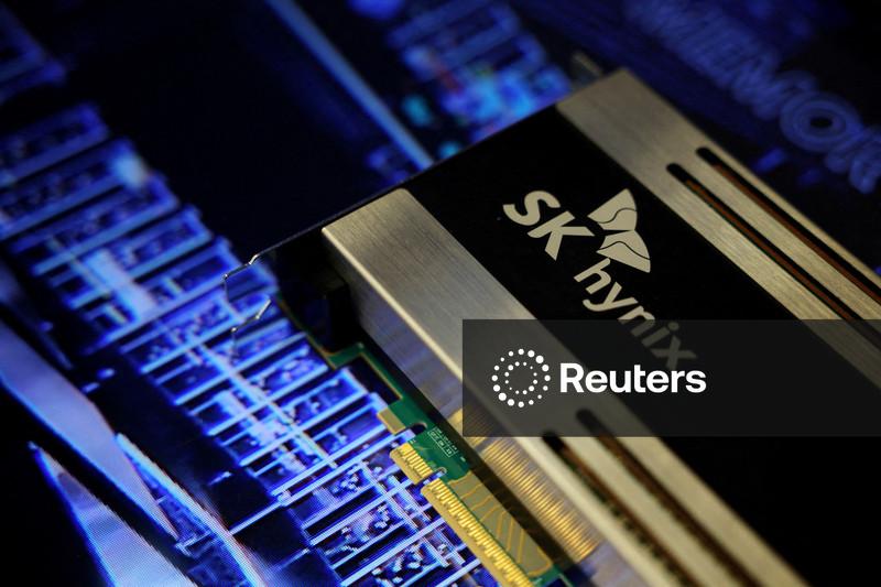 SK Hynix negocia com Intel para fabricar chips de memória nos EUA pela primeira vez, dizem fontes