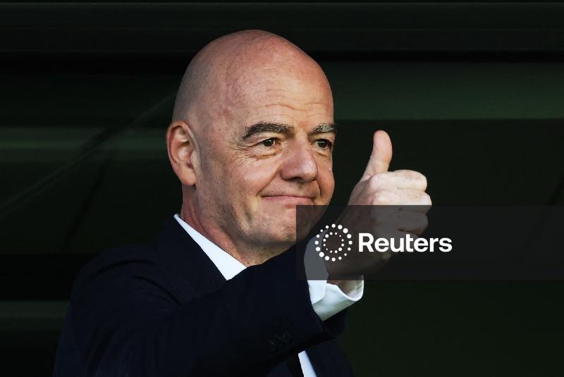 Infantino pode contar com votos suficientes para se manter na Fifa; adversários repensam estratégia, segundo fontes