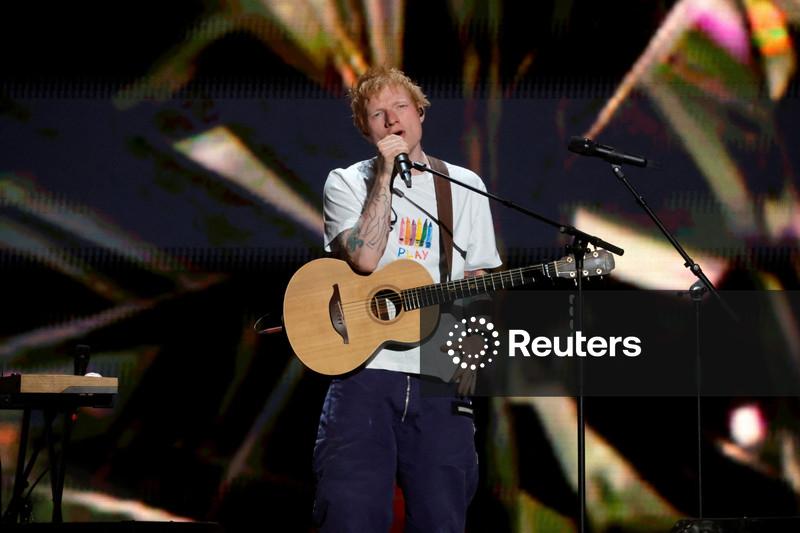 Ed Sheeran chama de “injustificável” tratamento de Israel em Gaza e se desculpa por polêmica