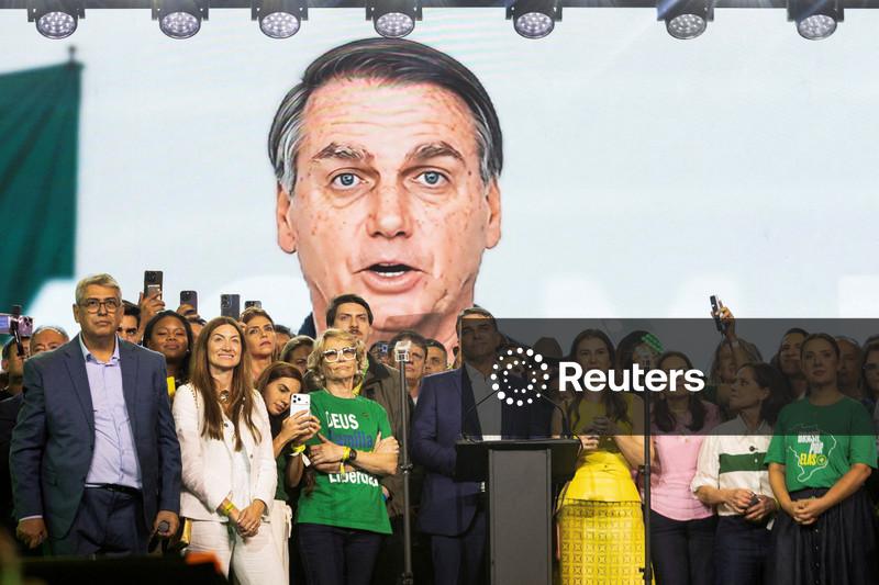 TSE rejeita multar campanha de Flávio por uso de imagem de IA de Bolsonaro em convenção