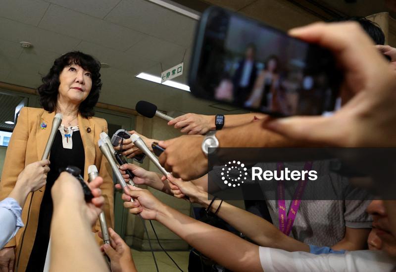 Premiê do Japão vai manter ministra das Finanças em reforma ministerial, dizem fontes