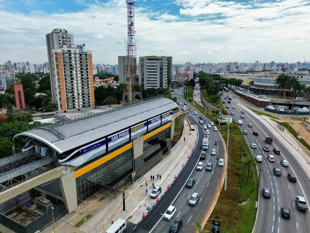 Obras do Monotrilho Linha 17-Ouro interditam trecho da Rua Pitu no Brooklin