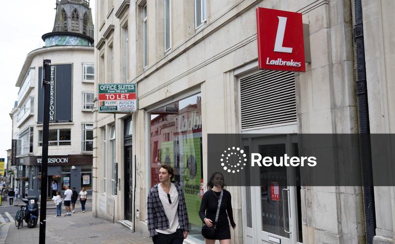 Britânica Entain reduz previsão de receita online após proibição das bets no Brasil