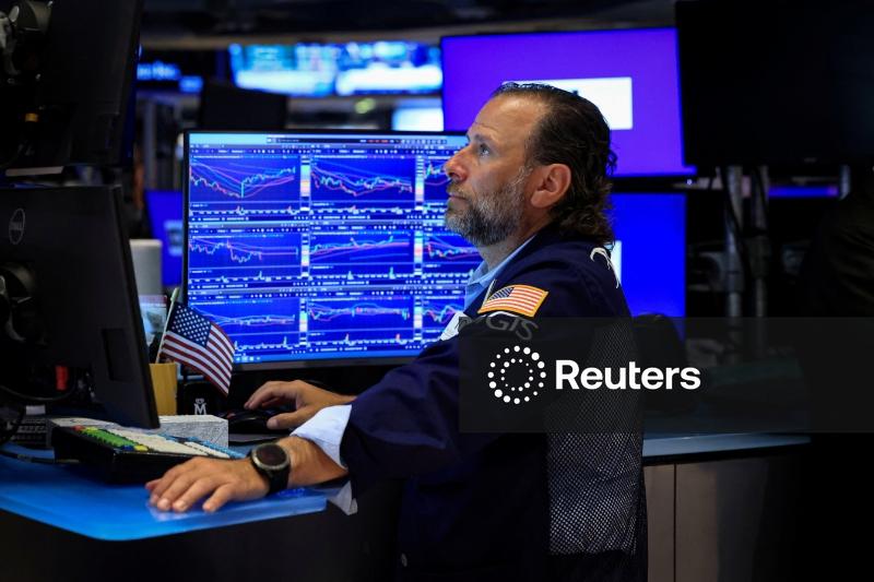 Wall Street fecha em baixa; apelos por  desaceleração da  IA castigam  fabricantes de chips