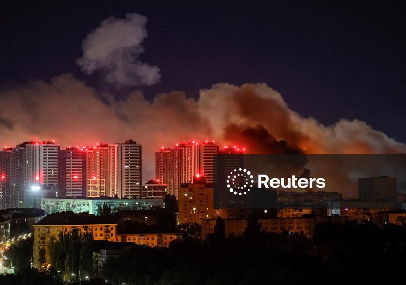 Rússia ataca Kiev após breve pausa para visita de enviados dos EUA, matando três pessoas