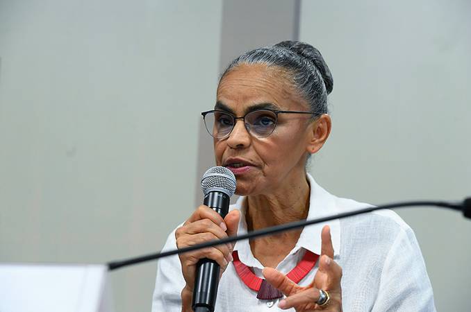 Marina Silva diz que Moraes deveria ser afastado para poder se defender