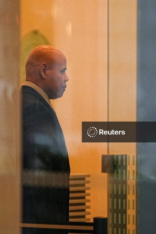 Agente do ICE nega acusação de mentir sobre tiroteio em Minneapolis