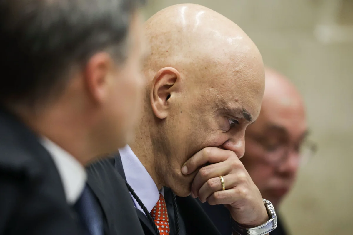 Moraes marca e cancela pronunciamento em meio a impasse no Supremo