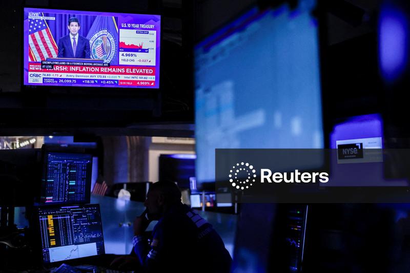 Wall Street abre em alta com queda do petróleo