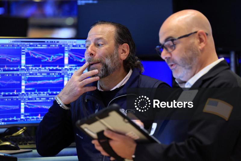 Ações nos EUA caem com preços do petróleo e rendimentos do Tesouro em alta