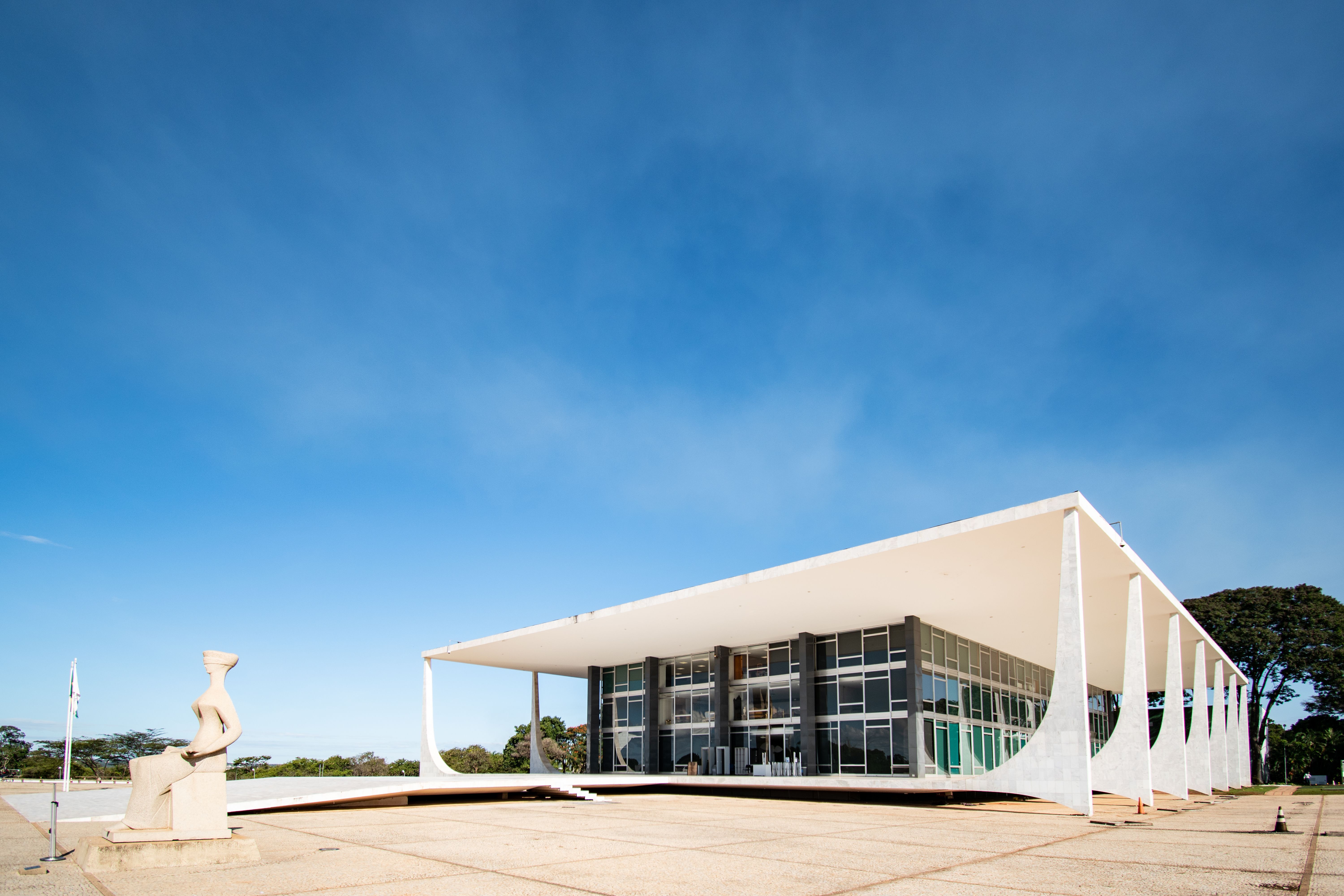 Zema chama apoiadores a Brasília uma hora antes de o STF decidir sobre Moraes