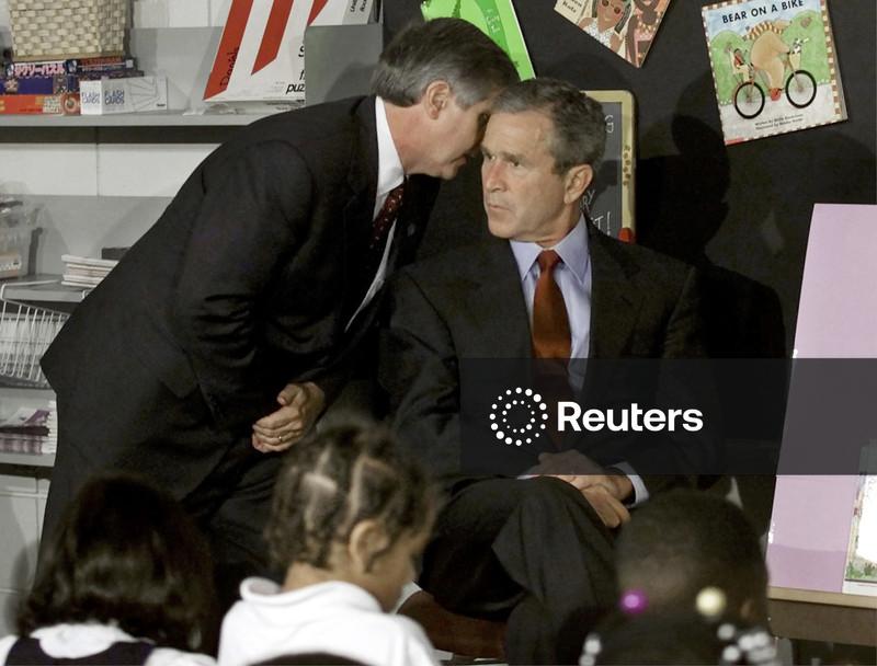 Sapatos cobertos de cinzas e um presidente em crise: repórter da Reuters relembra o 11 de Setembro