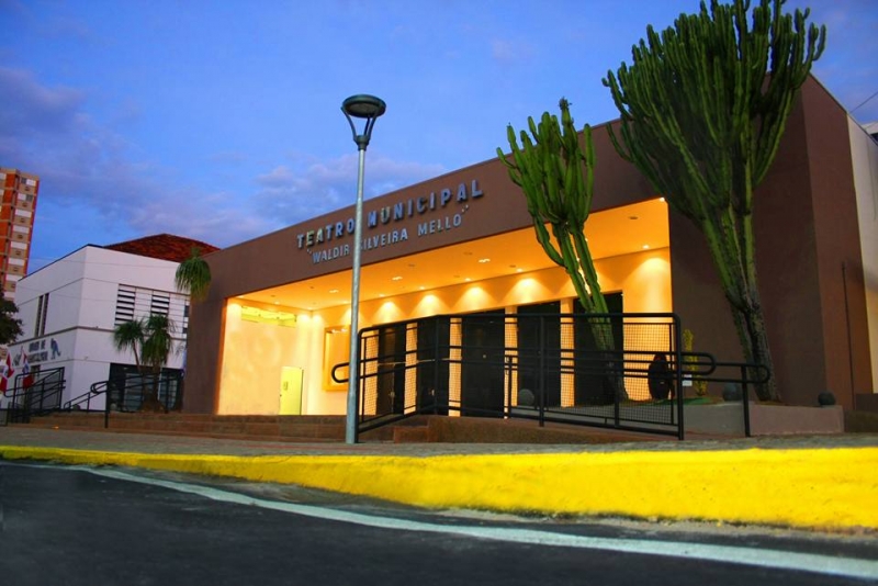 Teatro Marília recebe espetáculo "Mamulenga" neste sábado e domingo em BH