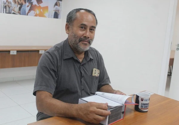 Pedreiro que se defendeu sozinho na Justiça do Trabalho ganha bolsa para cursar Direito em Manaus
