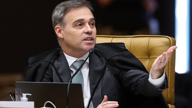 Mendonça pede acesso a inquérito das fake news para analisar atos de Moraes