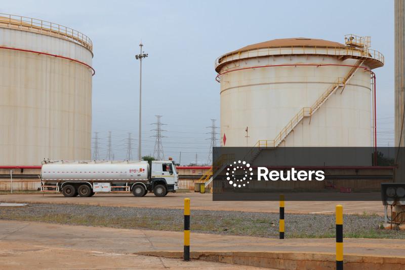 Petróleo cai cerca de 2% com  EUA e Irã explorando caminho  para o fim da  guerra