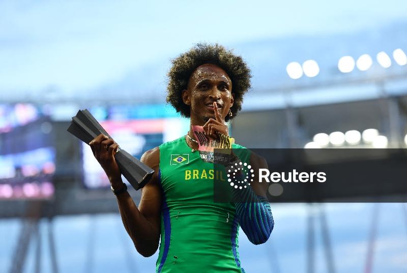 Alison dos Santos vence 400 metros com barreiras no Mundial de Atletismo Ultimate