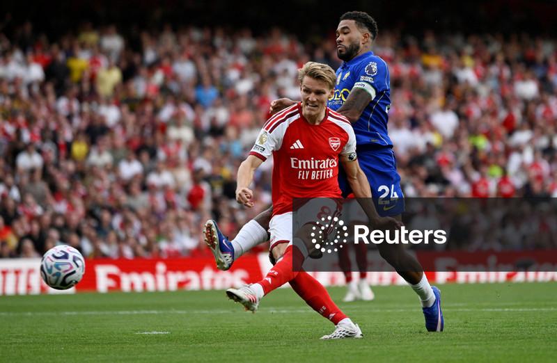 Arsenal vira sobre o Chelsea e mantém 100% de aproveitamento na Premier League