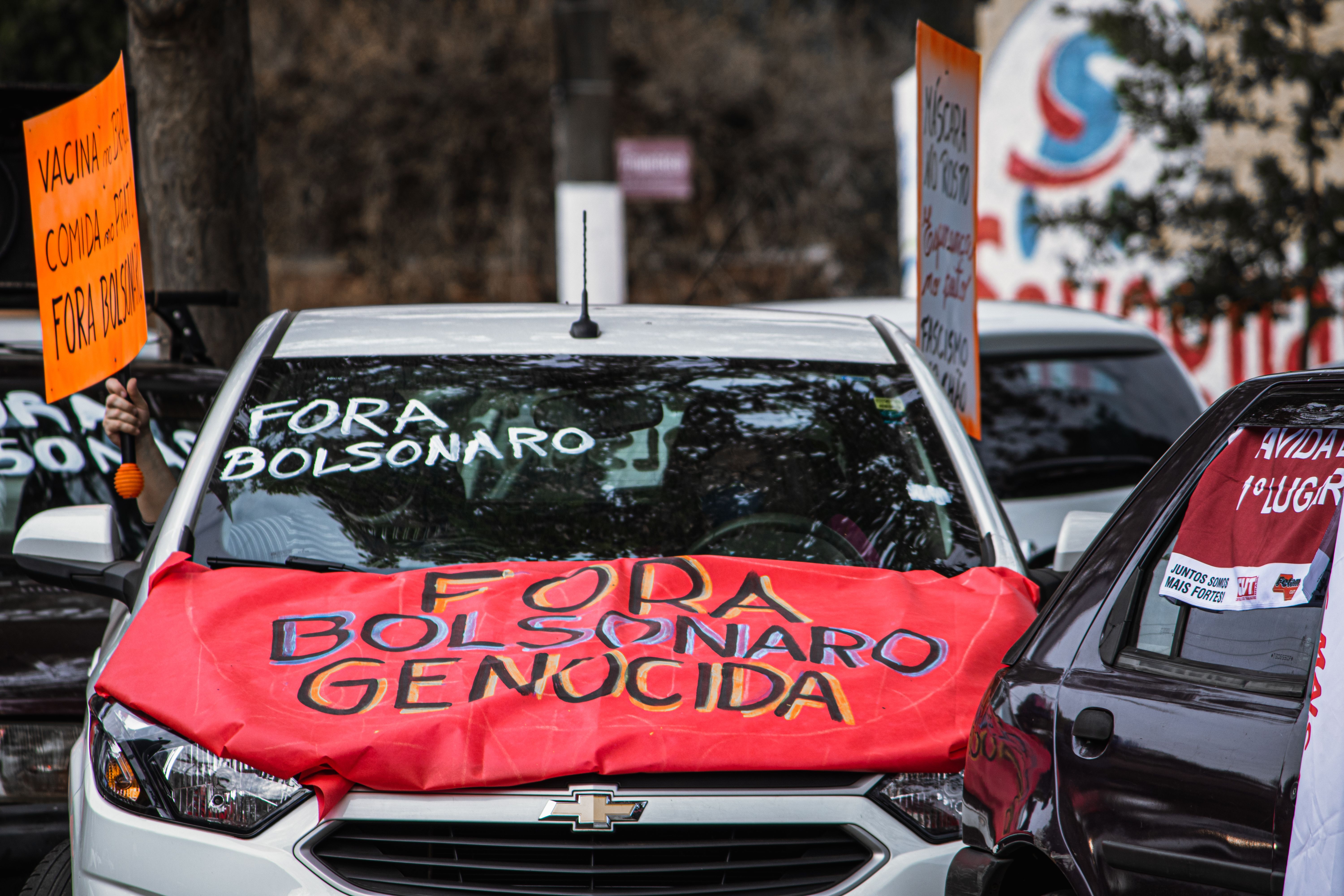Tuíte antigo de Bolsonaro sobre chantagem com vídeo reaparece em meio ao caso Vorcaro