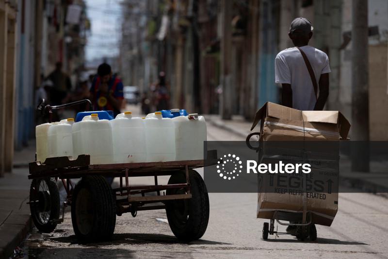 Vírus se alastram por toda Havana em meio à falta de água e de energia elétrica