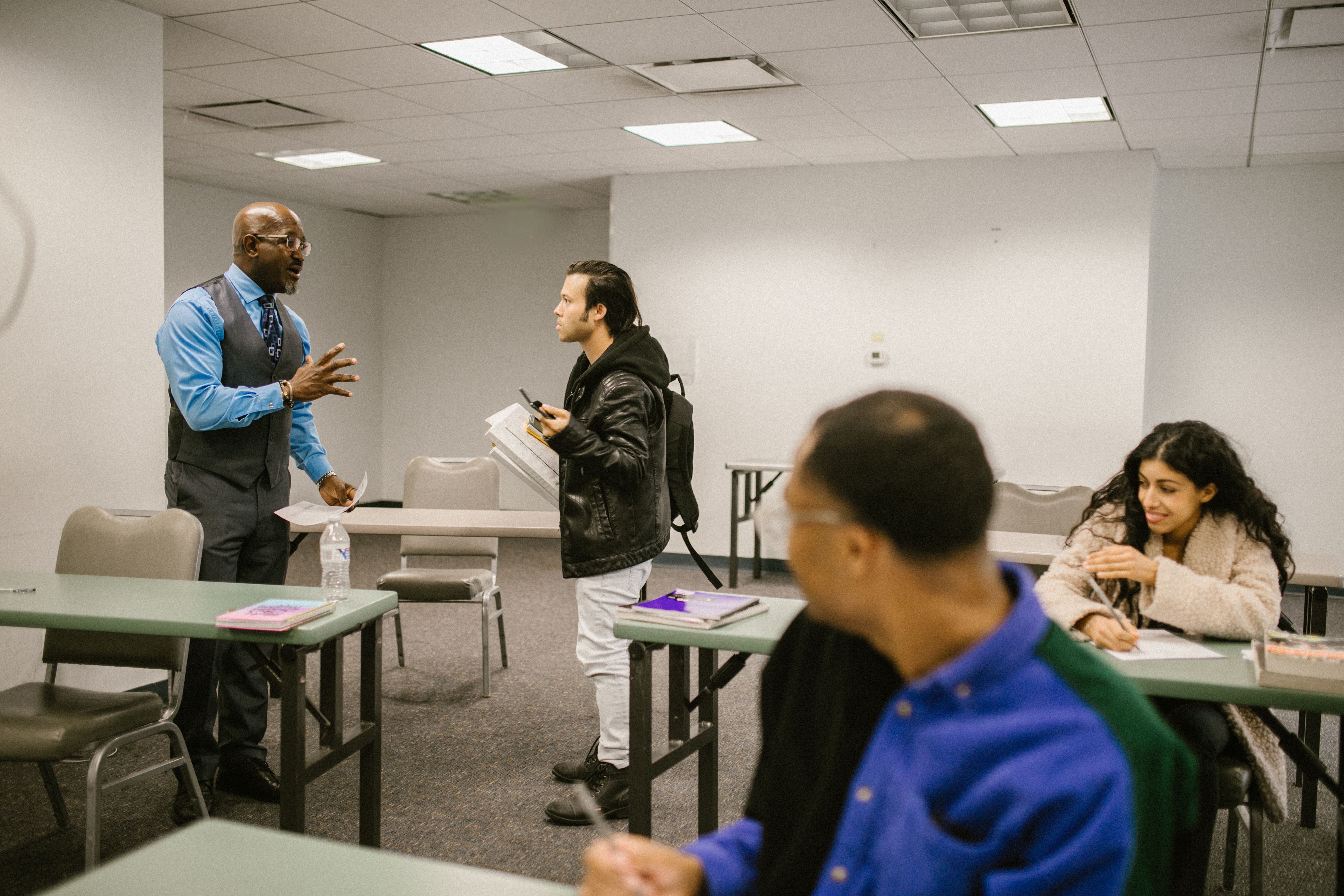 IFRR abre 25 vagas em curso gratuito de educação financeira para imigrantes em Boa Vista
