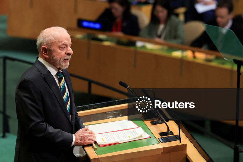Em sua última eleição, Lula carrega as esperança de uma enfraquecida esquerda na América Latina