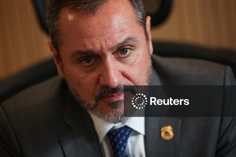 AGU recorrerá de afastamento de diretor-geral da PF ainda nesta terça, diz fonte