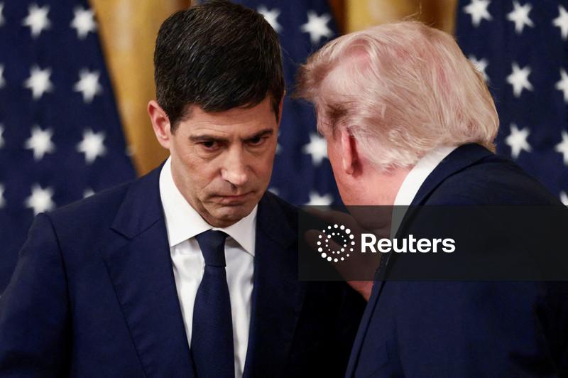 Warsh, do Fed, enfrenta teste de consistência após abrir as portas para alta dos juros