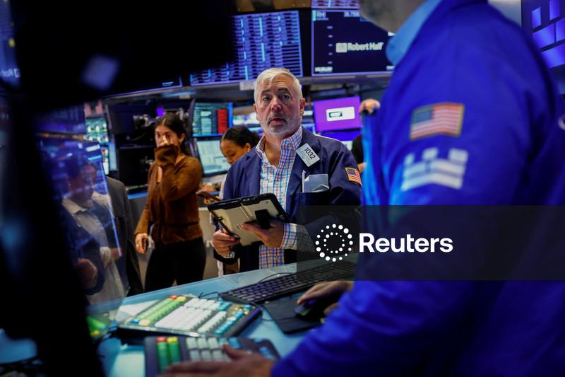 Wall St fecha em baixa com alta do petróleo e o rendimento dos Treasuries ultrapassando 5%