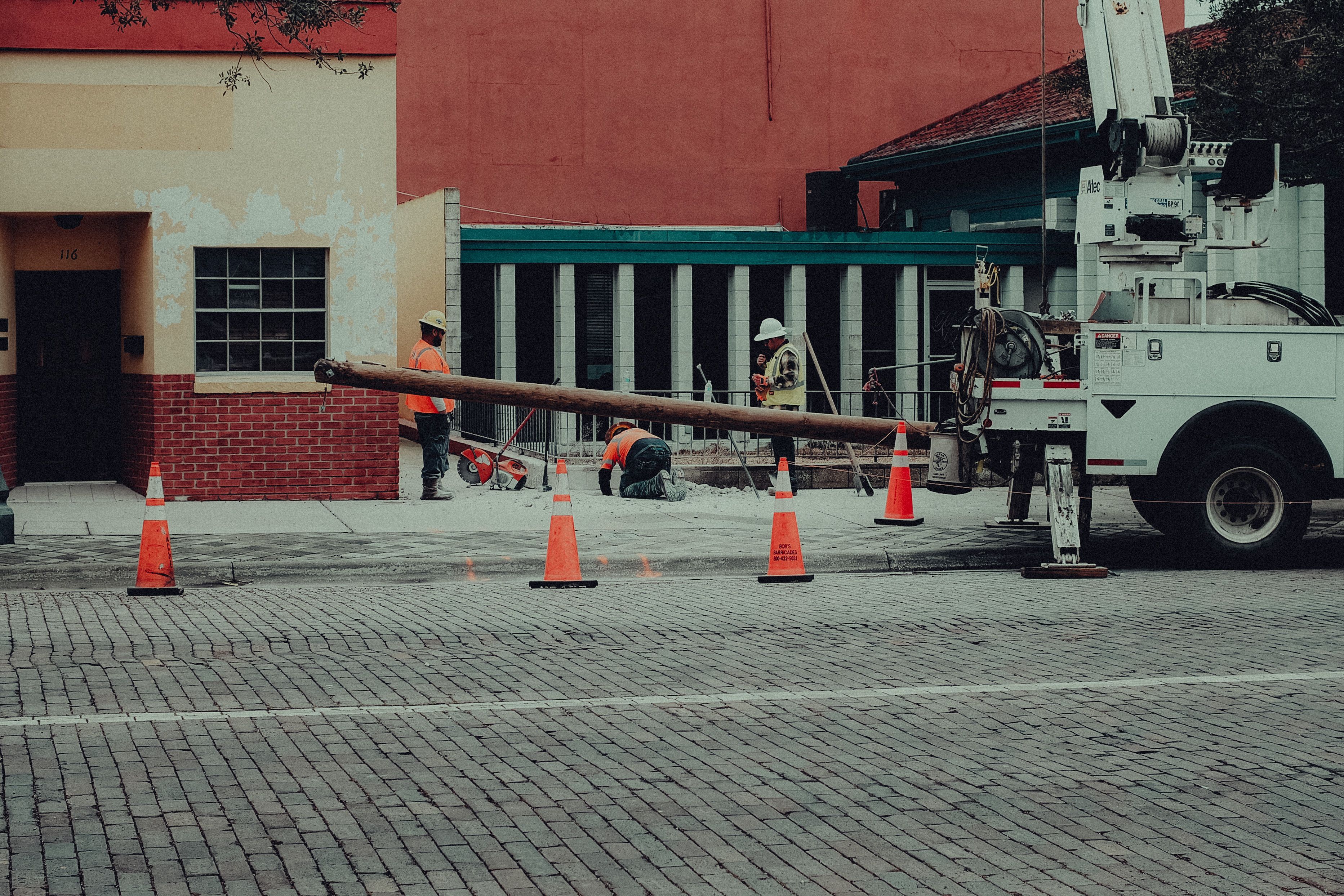 Prefeitura programa obras em quatro bairros de Florianópolis nesta terça-feira