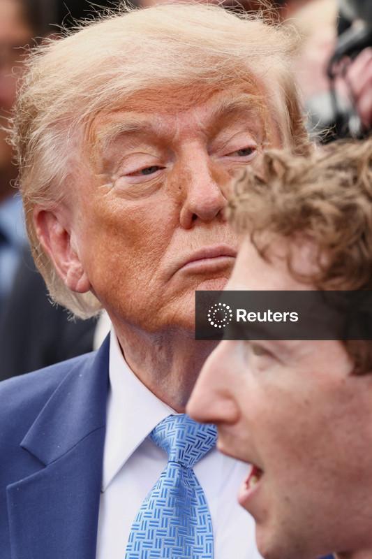 Trump diz que empresas farão com que comunidades fiquem “felizes” com data centers