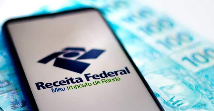 Receita Federal alerta para golpe que usa chatbot de inteligência artificial no WhatsApp para cobrar dívida falsa via Pix