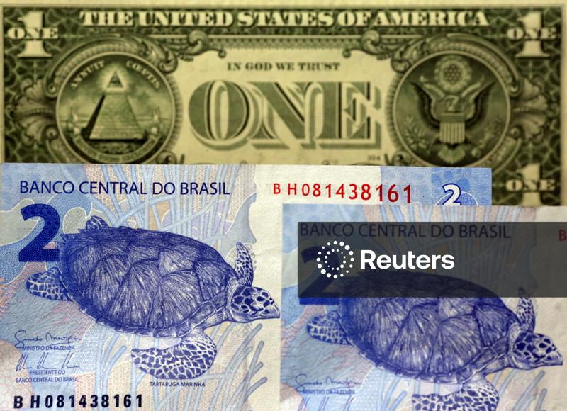 Dólar à vista fecha em baixa de 0,08%, a R$5,1040 na venda