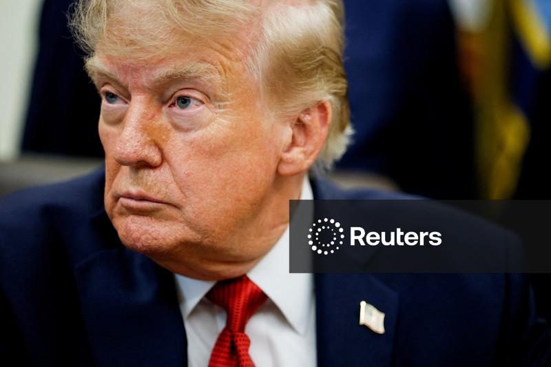 Aprovação de Trump cai para 32%, menor nível de sua carreira, diz pesquisa Reuters/Ipsos