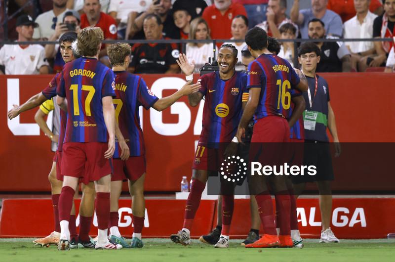 Raphinha se reinventa no Barcelona e Deco diz que "Julián Álvarez é passado”