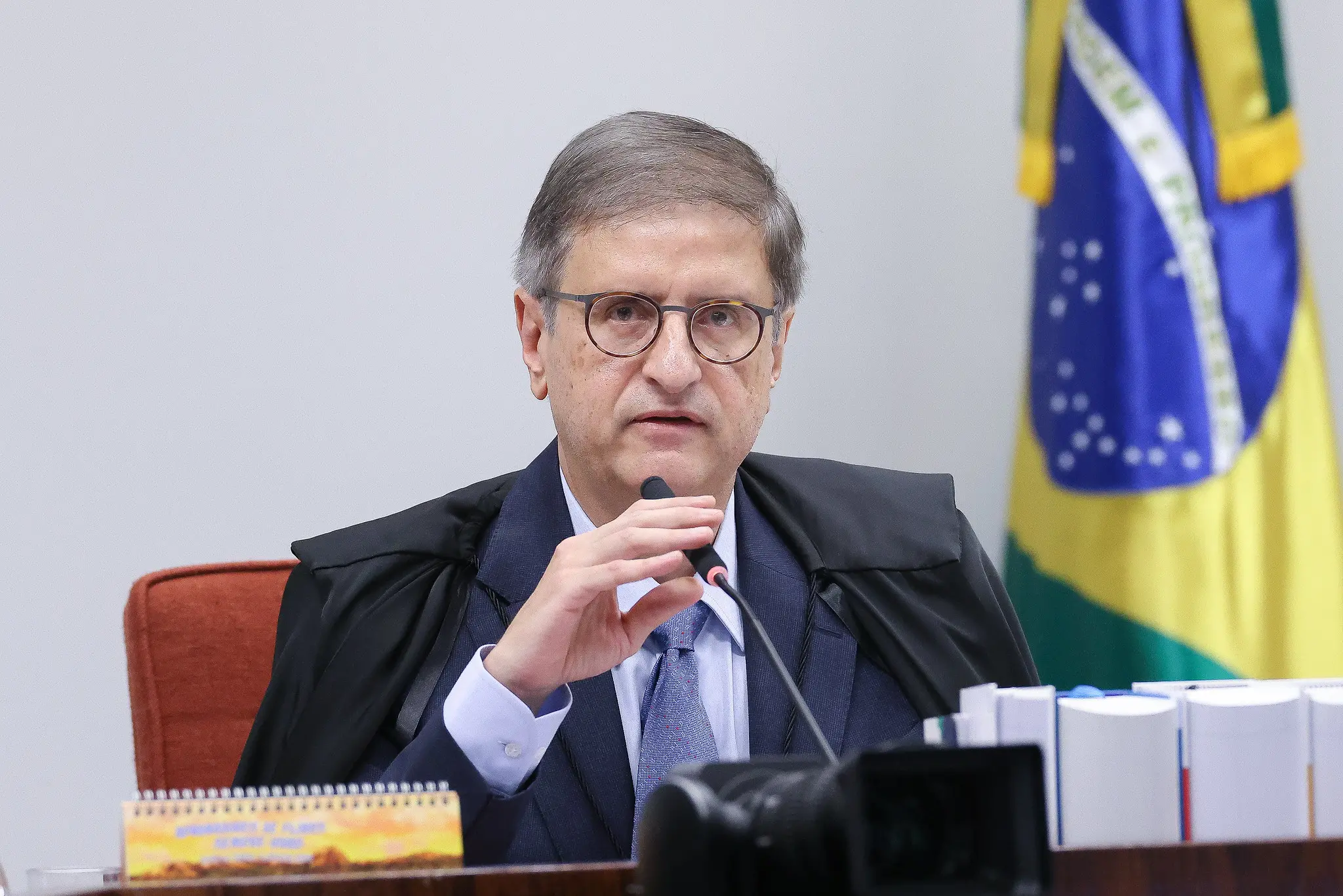 PF diz que Gonet teria pedido a Vorcaro para bancar viagem do filho a Londres