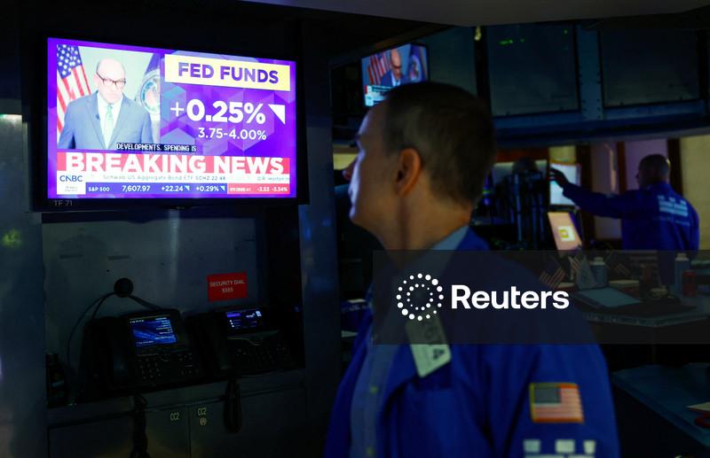 S&P 500 fecha em baixa após Fed elevar taxas de juros e indicar mais aperto monetário