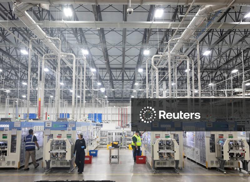 Atividade industrial nos EUA desacelera em agosto; preços dos insumos continuam elevados