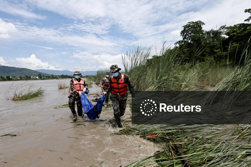 Número de mortos nas enchentes no Nepal ultrapassa 1.000