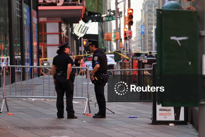 Vice-presidente do BofA morre após ser esfaqueada na Times Square