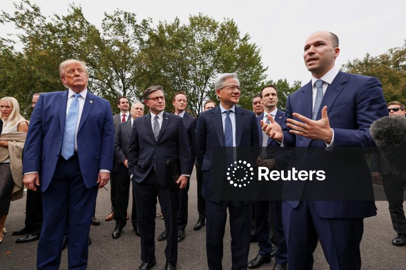 Trump diz ter assinado documento relacionado à IA com importantes executivos do setor de tecnologia em Washington