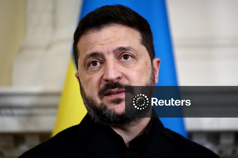 Zelenskiy diz que é "doloroso" quando Trump escolhe outro lado