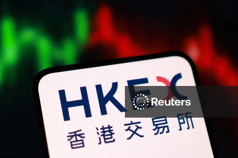 Ações de Hong Kong registram leve alta, setor de IA compensa queda do setor imobiliário