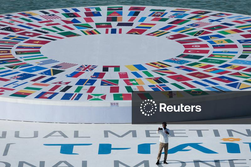 Investimento em IA impulsiona crescimento global, mas guerra e dívida ameaçam perspectivas, diz FMI