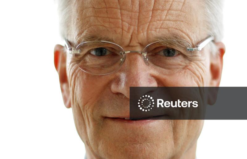 Escritor e político britânico Jeffrey Archer morre aos 86 anos