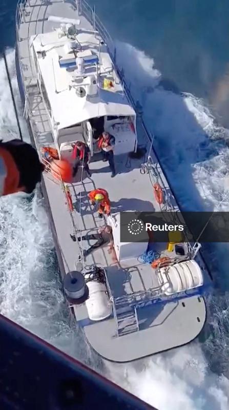 Dois morrem e 11 são resgatados após incêndio a bordo de navio no Mar Negro, afirma Romênia