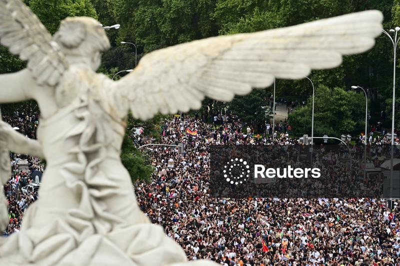 Dezenas de milhares de pessoas protestam em toda a Espanha contra crise imobiliária