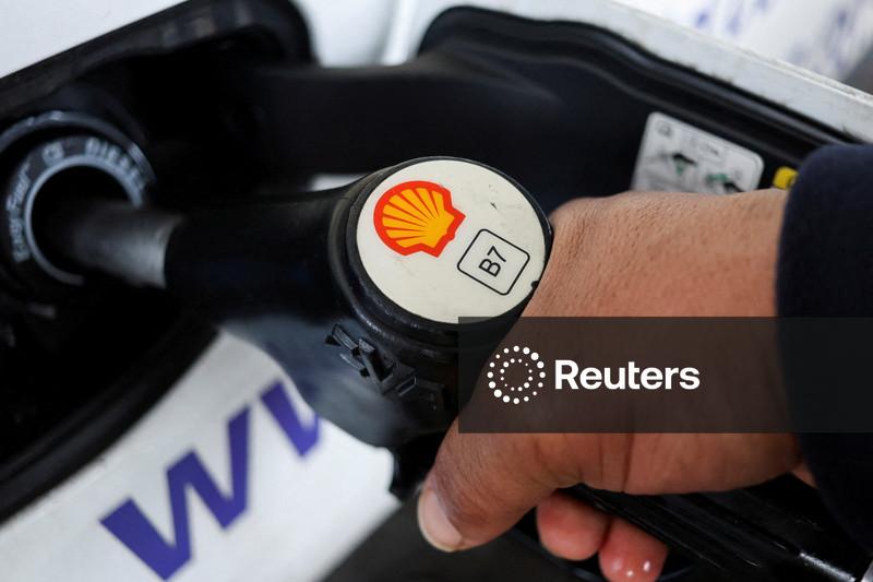 Shell registra maior lucro trimestral desde 2022 e aumenta recompra de ações
